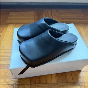 Yume Yume Black Truck Slides